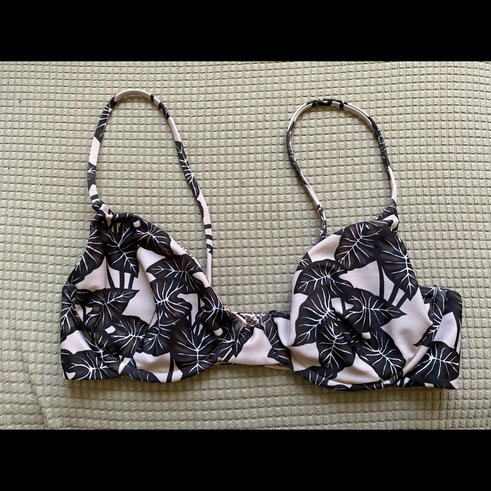 Acacia swimwear black elephant Manhattan style top